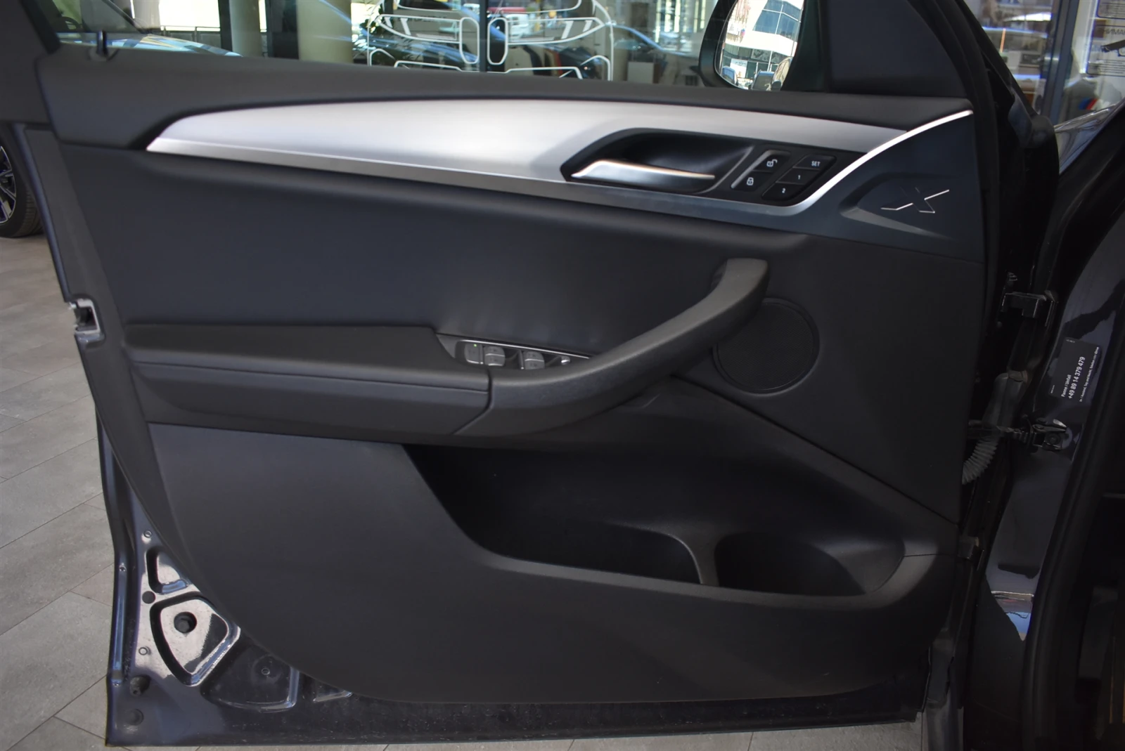 BMW X4 xDrive20i, снимка 8 - Автомобили и джипове - 54191576