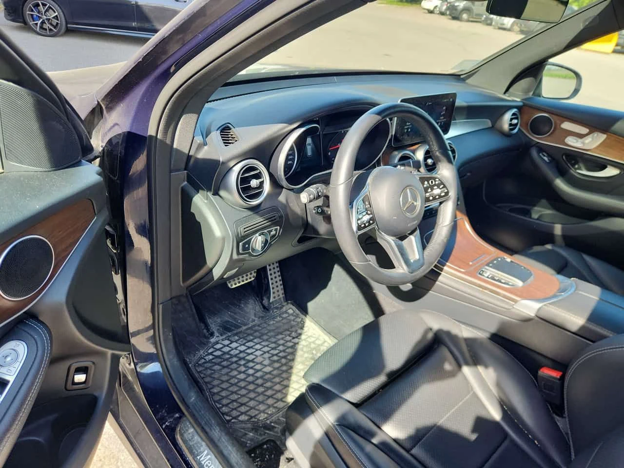 Mercedes-Benz GLC 300 4MATIC* DISTRONIC* 360КАМЕРИ* ПАНОРАМА* , снимка 16 - Автомобили и джипове - 54702634