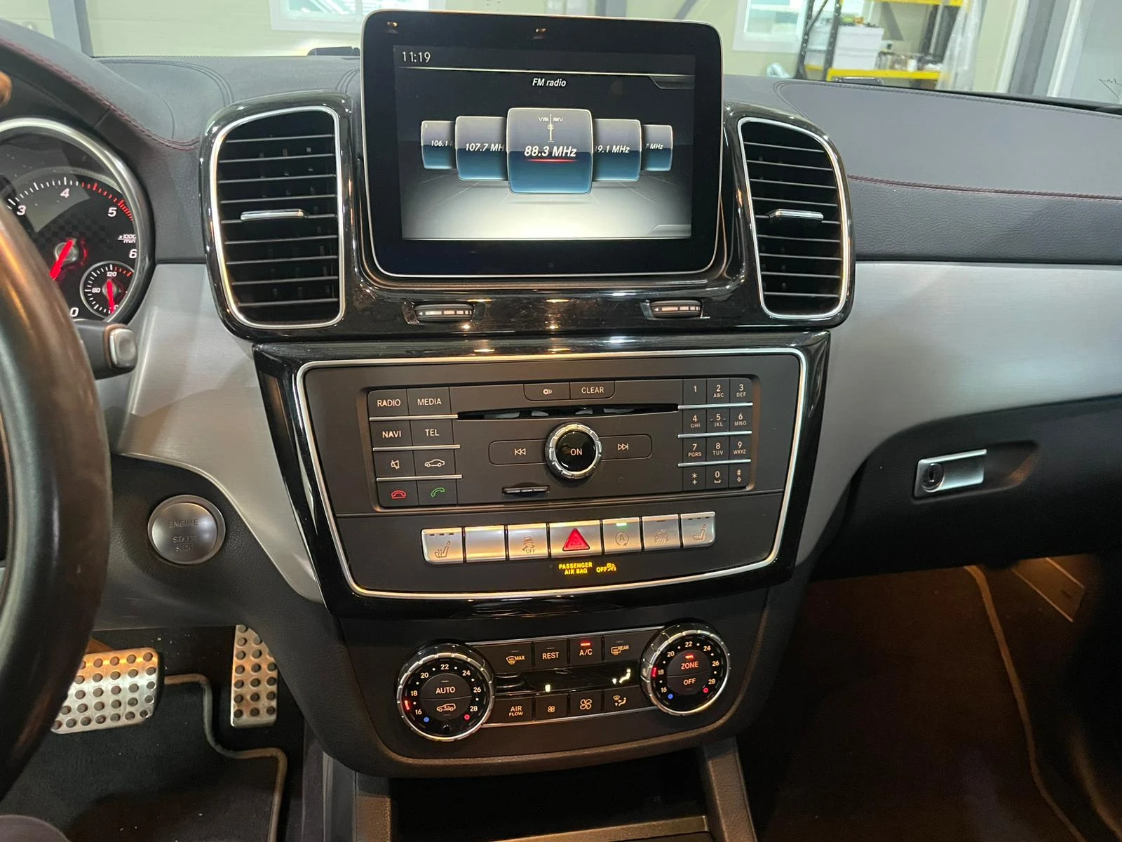 Mercedes-Benz GLE Coupe 350D ! 4matic ! AMG Line ! 9G-tronic !, снимка 15 - Автомобили и джипове - 54932043