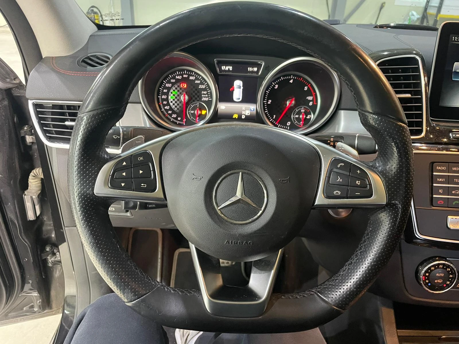 Mercedes-Benz GLE Coupe 350D ! 4matic ! AMG Line ! 9G-tronic !, снимка 14 - Автомобили и джипове - 54932043