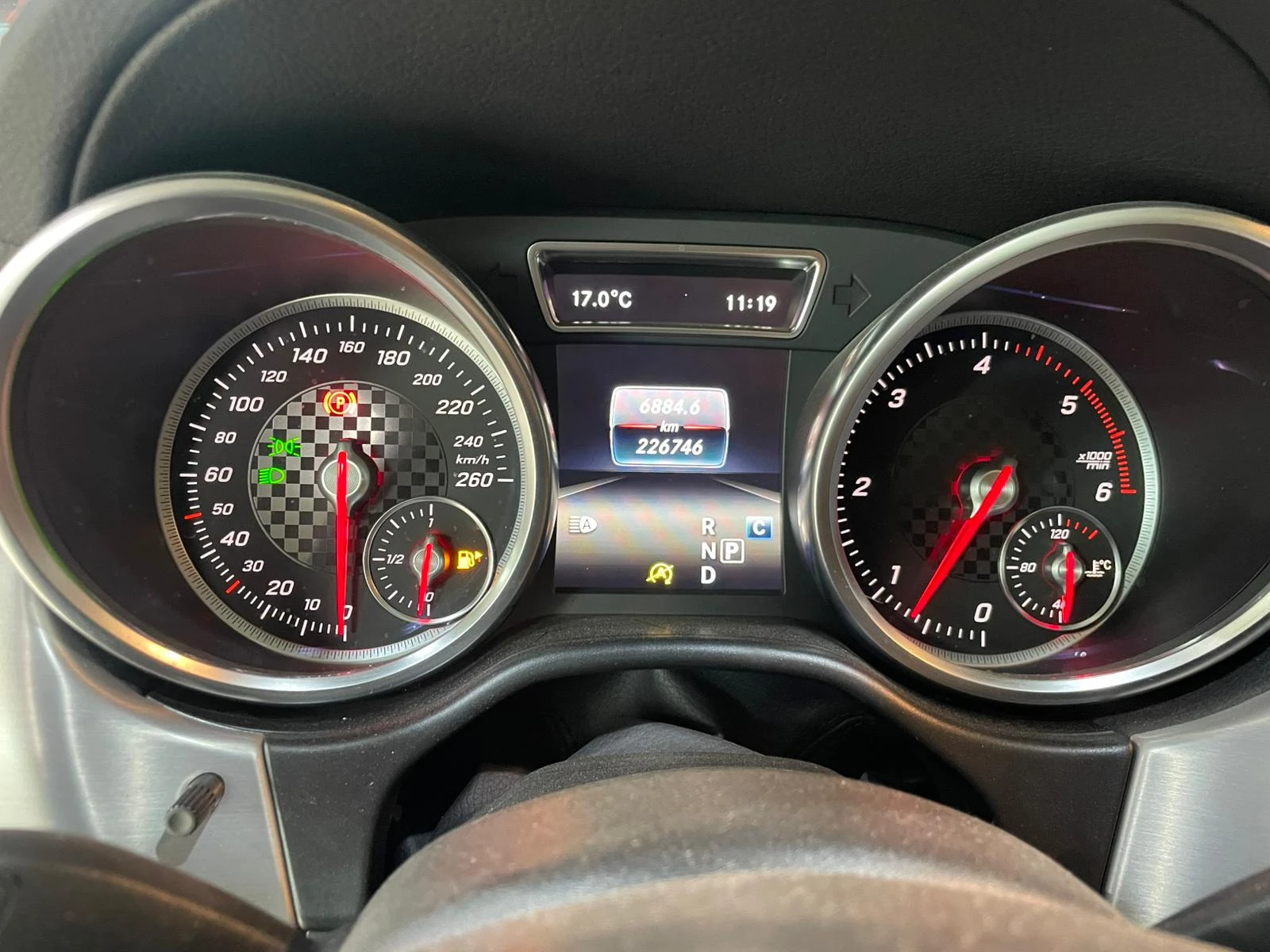 Mercedes-Benz GLE Coupe 350D ! 4matic ! AMG Line ! 9G-tronic !, снимка 13 - Автомобили и джипове - 54932043