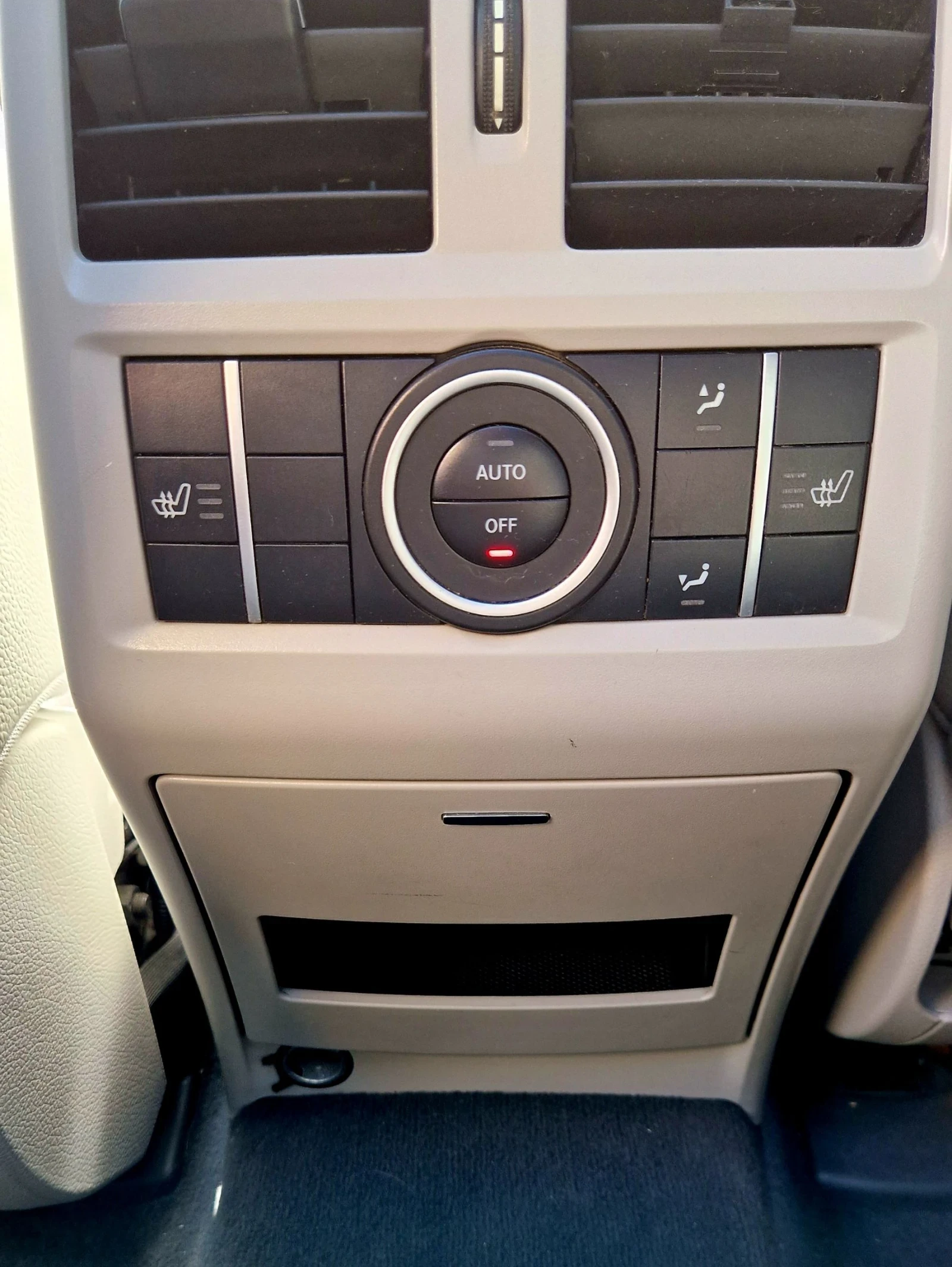 Mercedes-Benz GL 350 BlueTec 4Matic, снимка 11 - Автомобили и джипове - 55316909