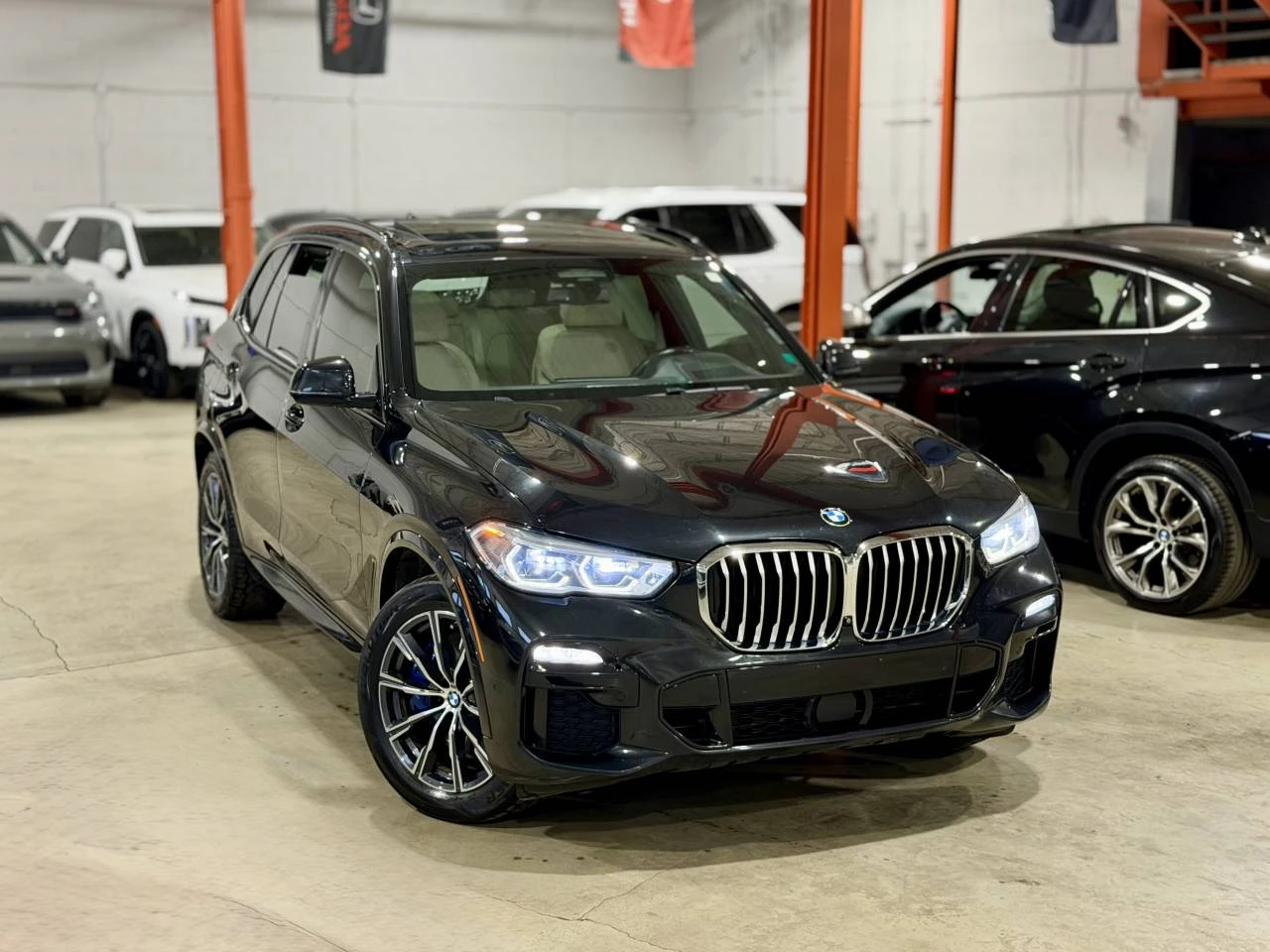 BMW X5 M-PK* LASER* HUD* DIS* HARMAN* PANO* МАСАЖ* ОБДУХ*, снимка 2 - Автомобили и джипове - 55562102