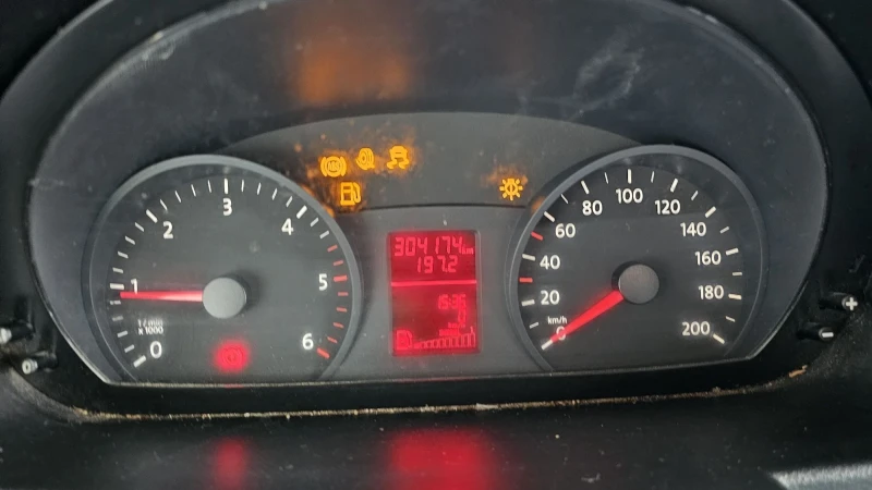 VW Crafter ТЕРМОИЗОЛИРАН , снимка 12 - Бусове и автобуси - 52402204