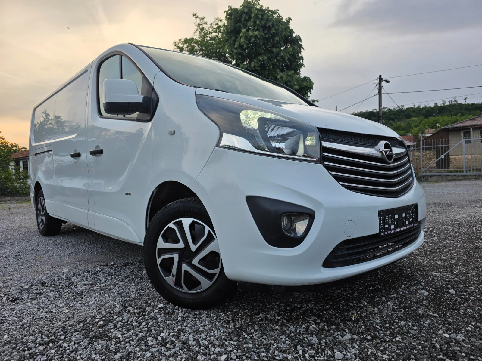 Opel Vivaro 1.6cdti Biturbo, снимка 3 - Бусове и автобуси - 54672010