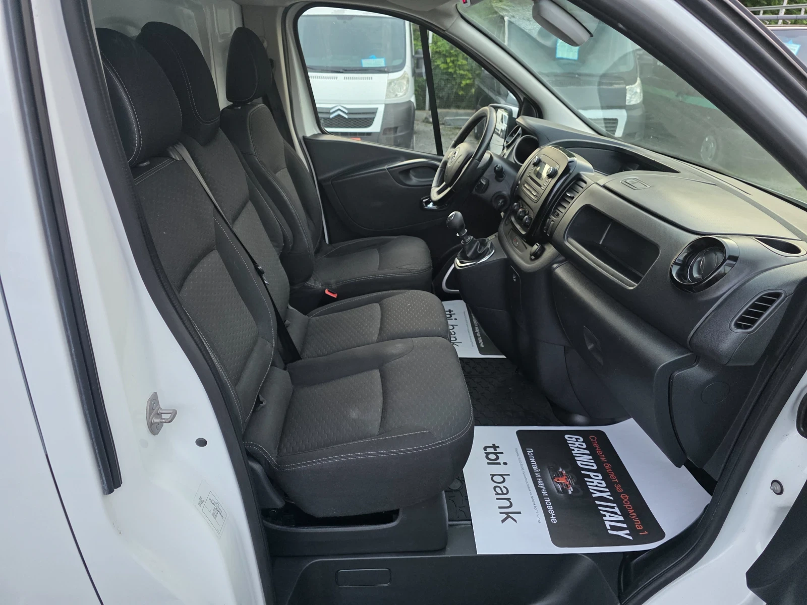 Opel Vivaro 1.6cdti Biturbo, снимка 15 - Бусове и автобуси - 54672010
