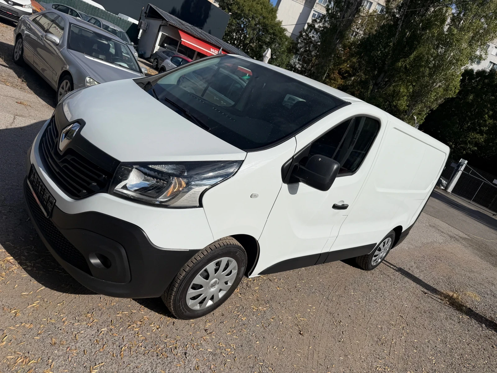 Renault Trafic 1.6DCI* L1H1* Facelift , снимка 7 - Бусове и автобуси - 55947235