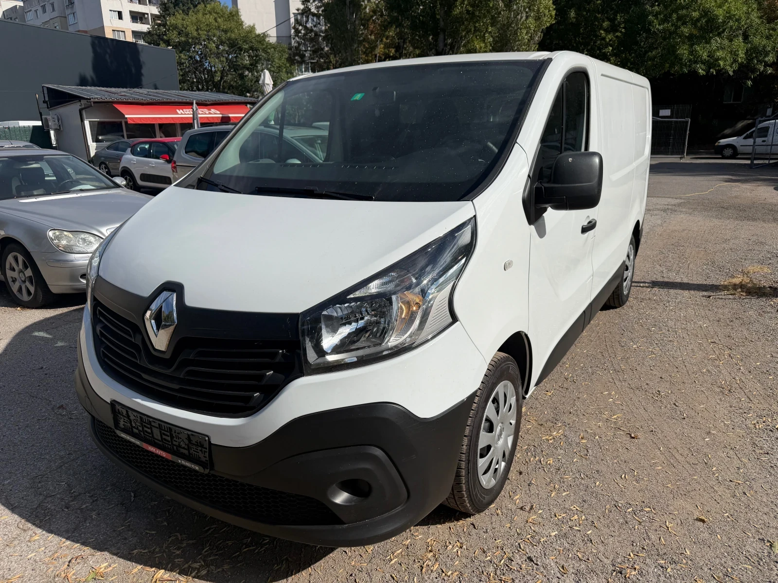 Renault Trafic 1.6DCI* L1H1* Facelift , снимка 2 - Бусове и автобуси - 55947235