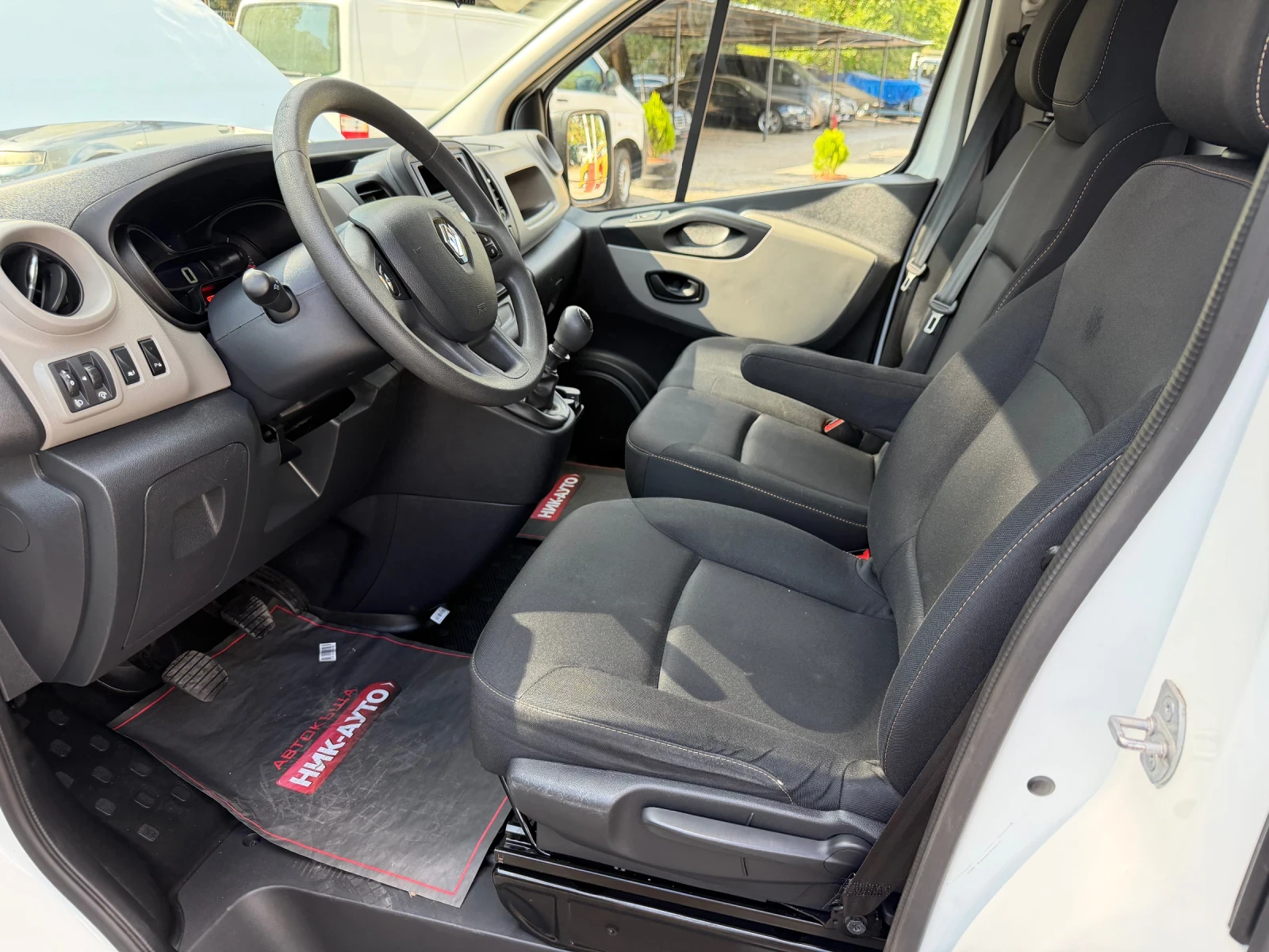 Renault Trafic 1.6DCI* L1H1* Facelift , снимка 11 - Бусове и автобуси - 55947235