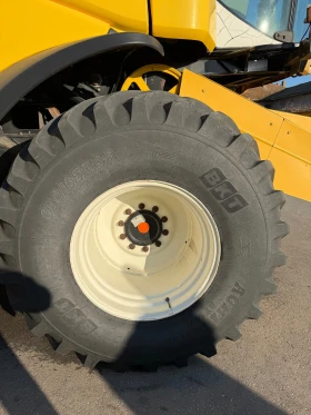 Комбайн New Holland CX840, снимка 2