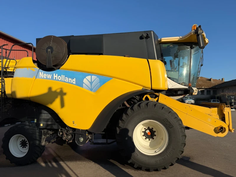 Комбайн New Holland CX840