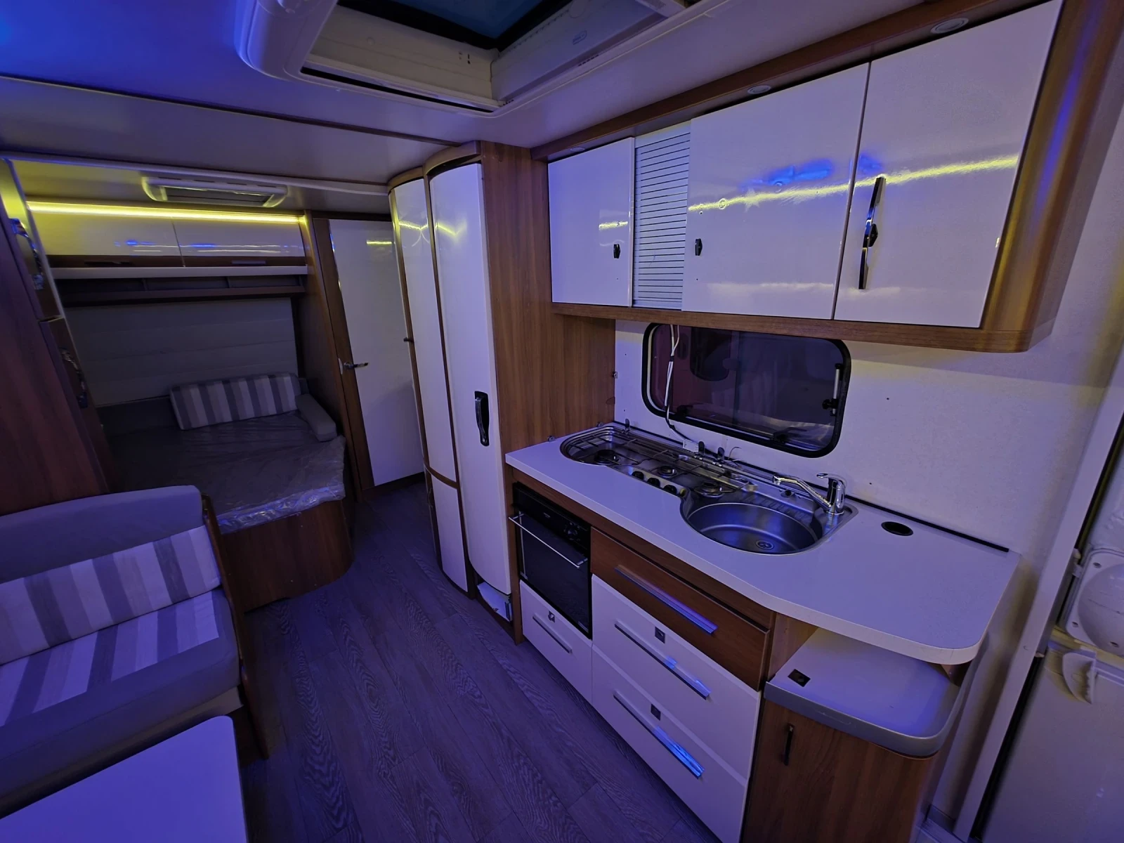 �������� Hobby | Mobile.bg � ����������� 13