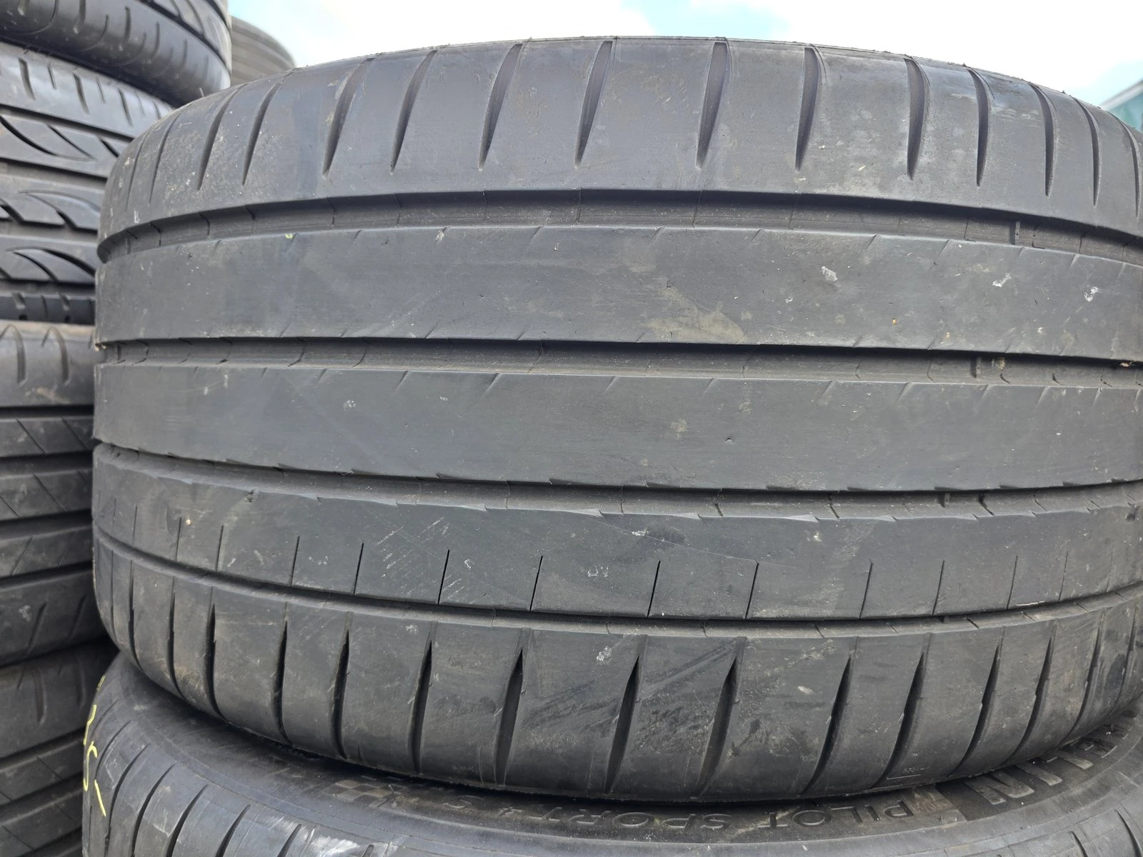 Гуми Летни 275/40R19