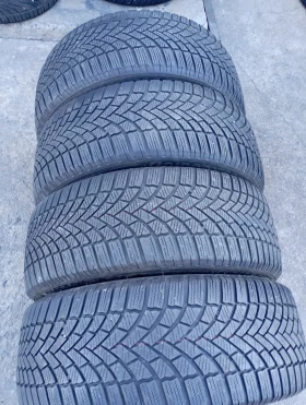 Гуми Зимни 215/55R17, снимка 4 - Гуми и джанти - 48086386