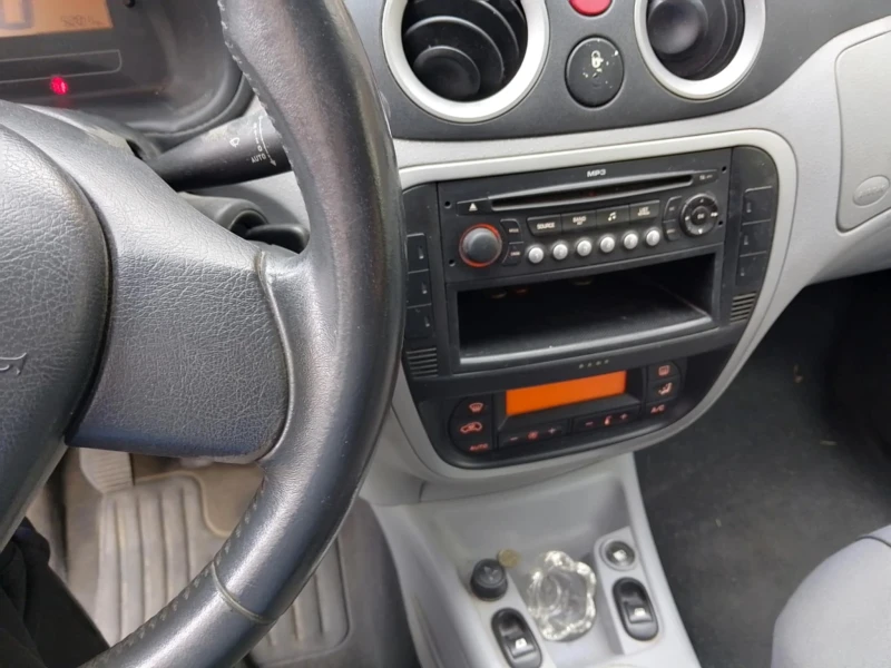 Citroen C3, снимка 6 - Автомобили и джипове - 47907598