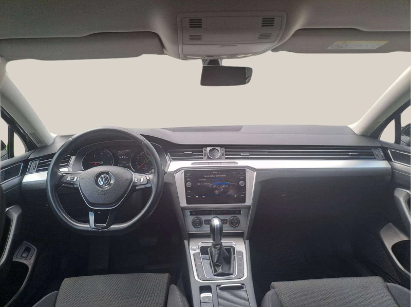 VW Passat 2.0 TDI, снимка 9 - Автомобили и джипове - 47979764