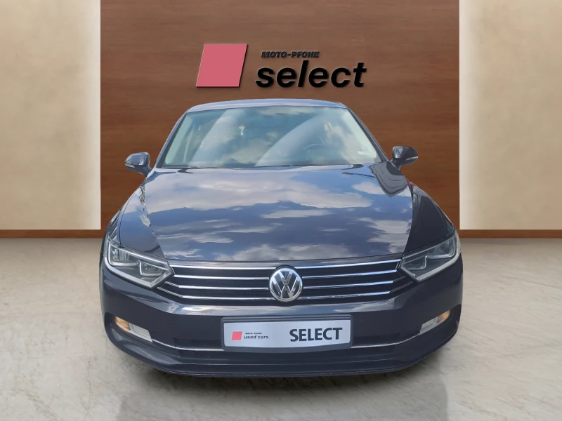 VW Passat 2.0 TDI, снимка 2 - Автомобили и джипове - 47979764