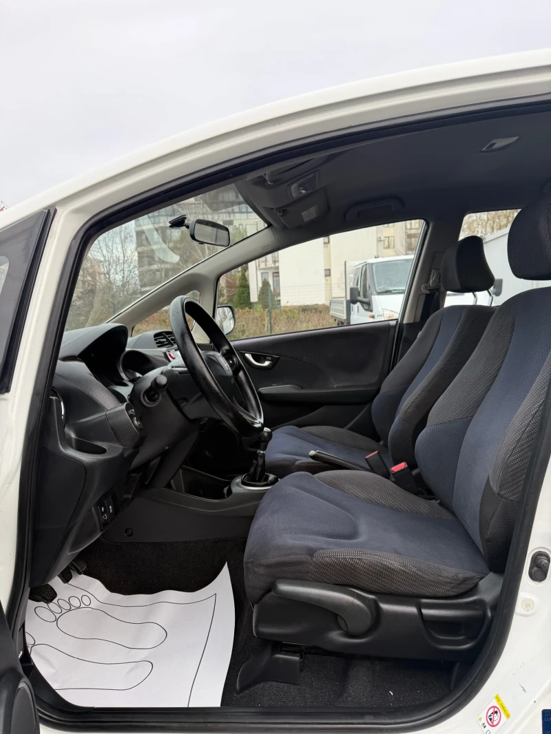 Honda Jazz 1.4i Swiss Facelift, снимка 8 - Автомобили и джипове - 48332213