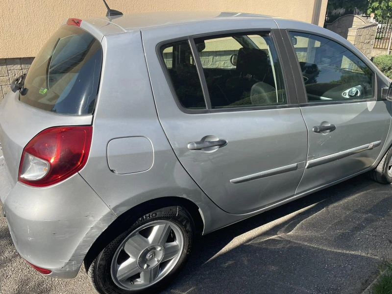 Renault Clio, снимка 3 - Автомобили и джипове - 48451451