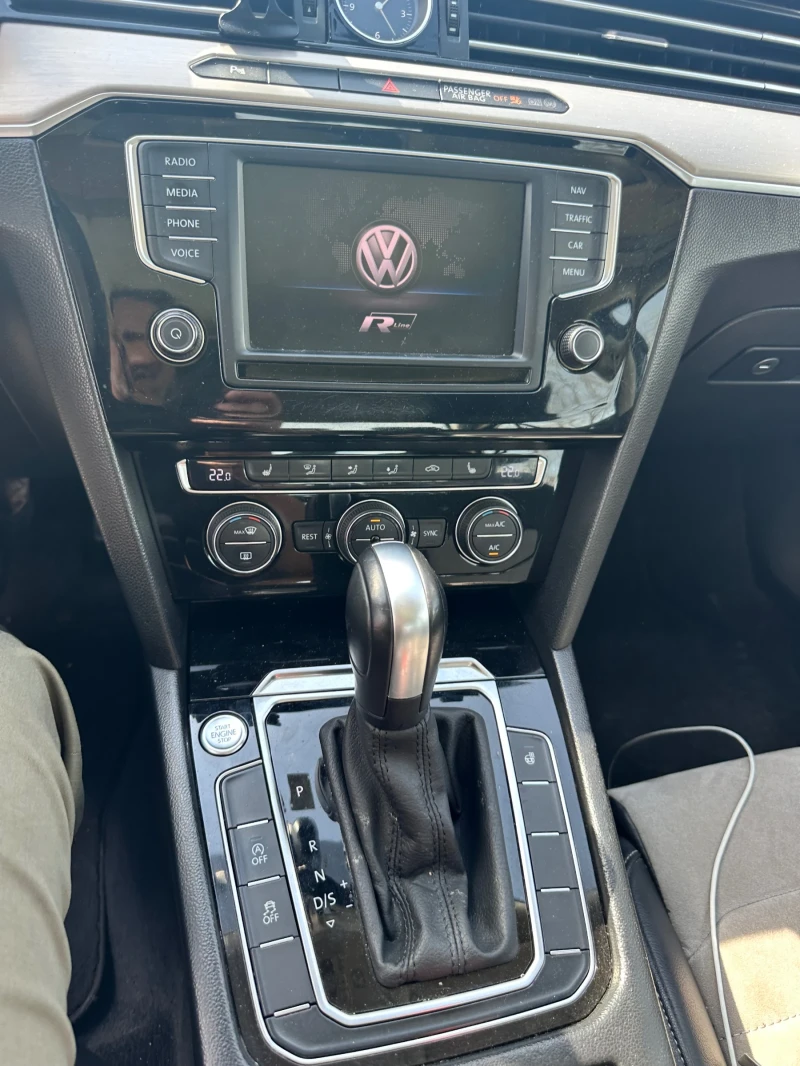 VW Passat 2.0 TDI R Line 190HP, снимка 9 - Автомобили и джипове - 52596190