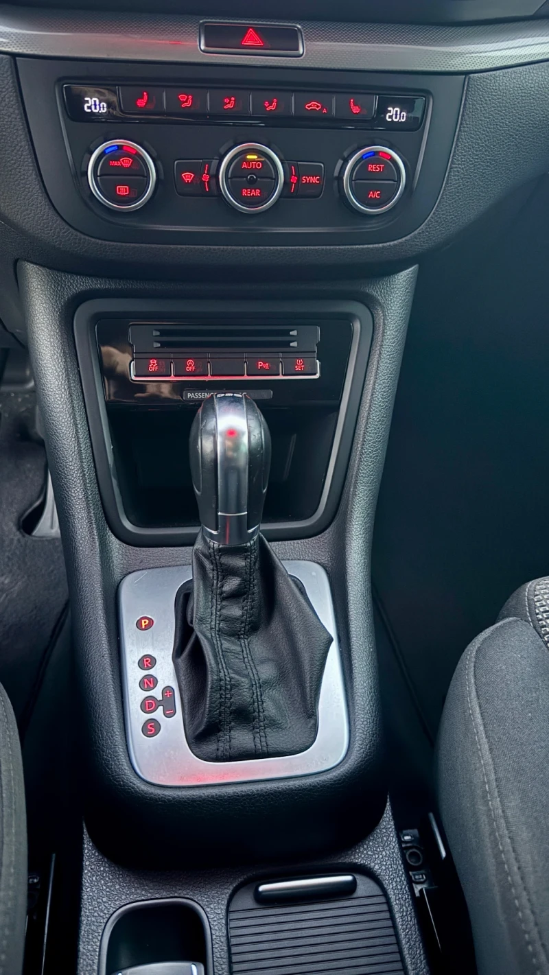 VW Sharan 2.0 TDI DSG, снимка 10 - Автомобили и джипове - 52436078