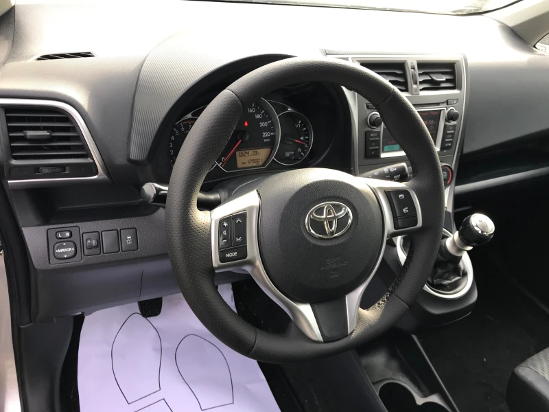 Toyota Verso S 1.3vvti-99кс-6ск., снимка 16 - Автомобили и джипове - 52500107