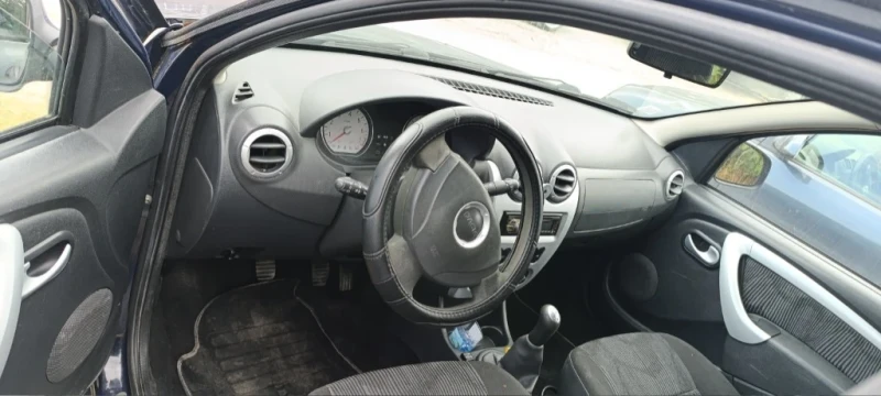 Dacia Sandero 1.4LPG, снимка 5 - Автомобили и джипове - 52517021