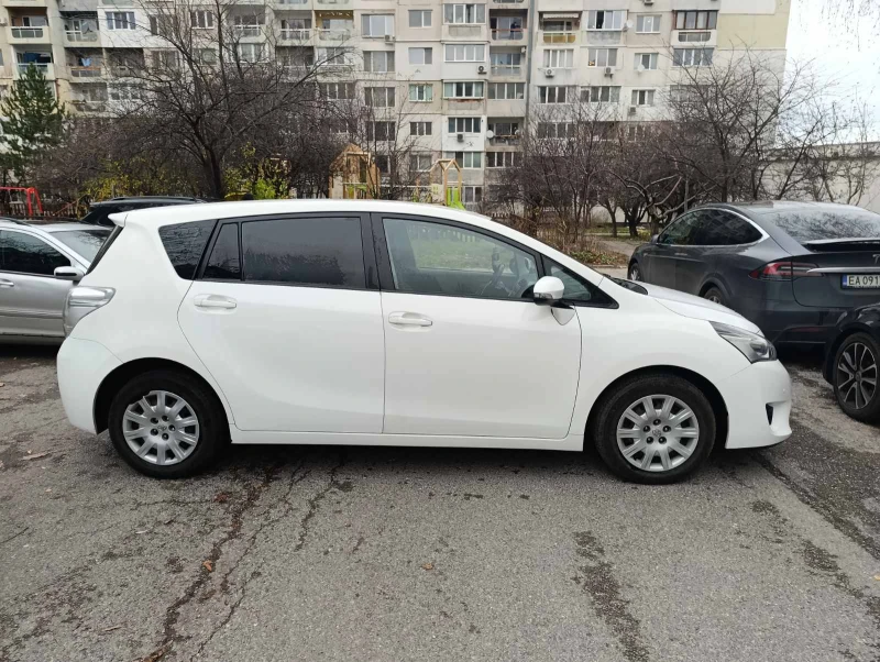 Toyota Verso, снимка 3 - Автомобили и джипове - 52671916