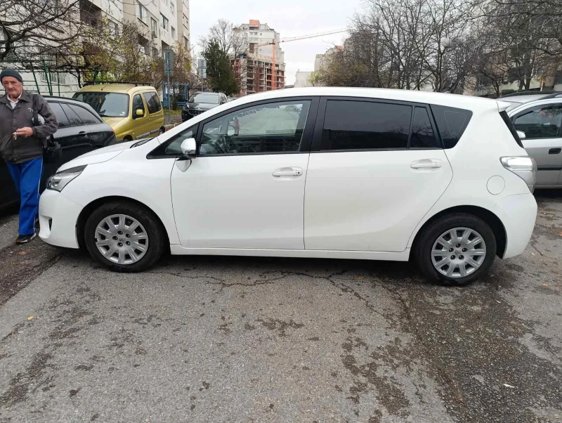 Toyota Verso, снимка 4 - Автомобили и джипове - 52671916