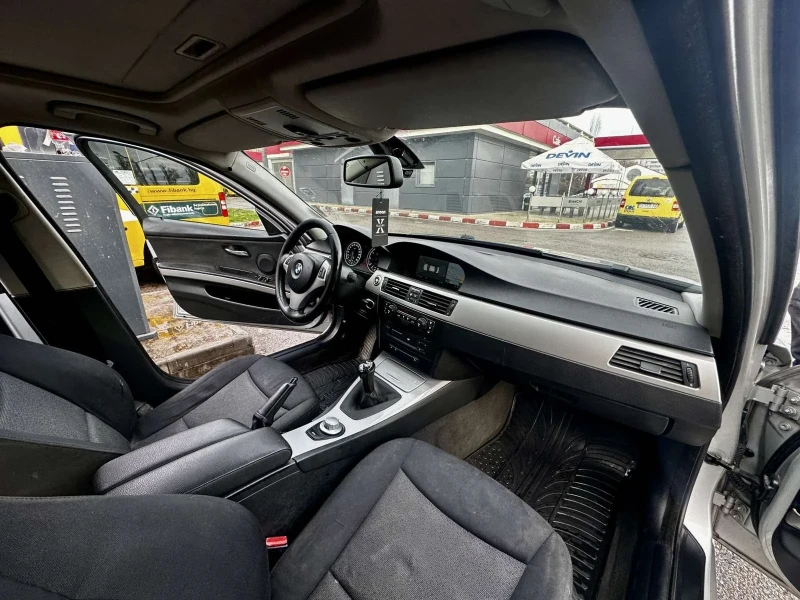 BMW 320, снимка 12 - Автомобили и джипове - 53076007