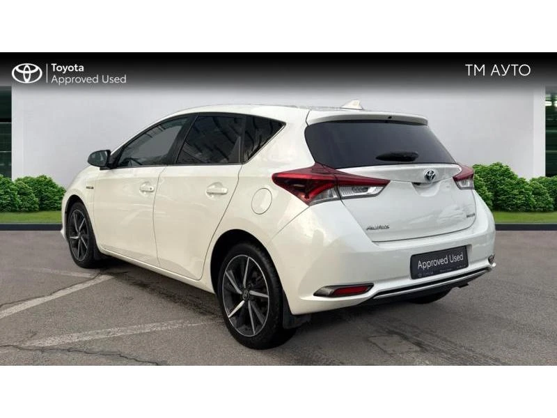 Toyota Auris 1.8HSD Luna Plus, снимка 2 - Автомобили и джипове - 48704891