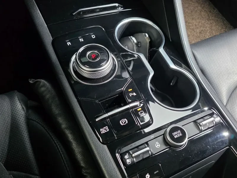 Kia K5 Hybrid Noblesse, снимка 9 - Автомобили и джипове - 55738909
