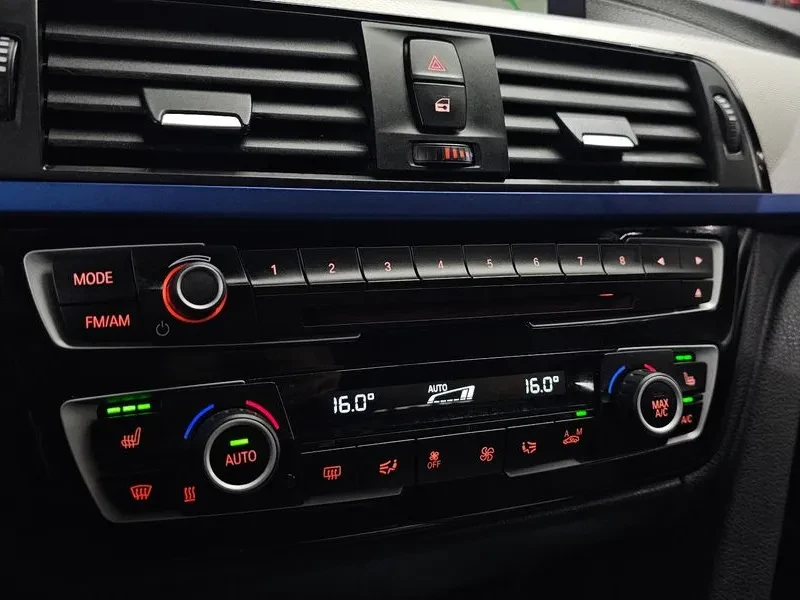 BMW 320 ///M PERFORMANCE, снимка 17 - Автомобили и джипове - 55789808