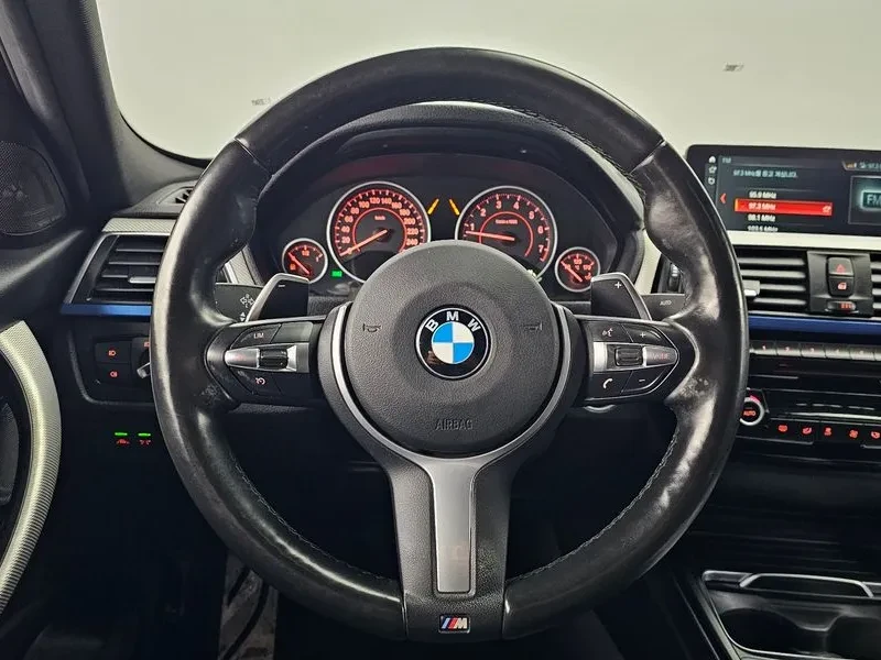BMW 320 ///M PERFORMANCE, снимка 14 - Автомобили и джипове - 55789808