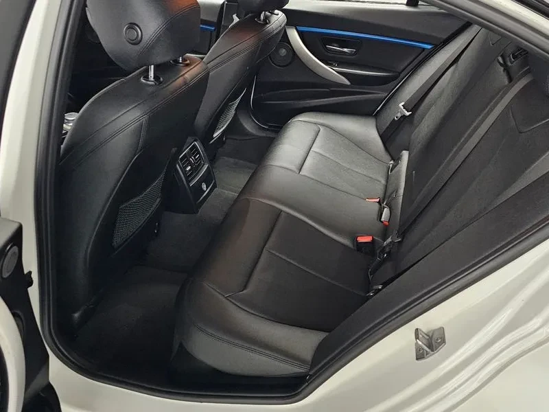 BMW 320 ///M PERFORMANCE, снимка 11 - Автомобили и джипове - 55789808