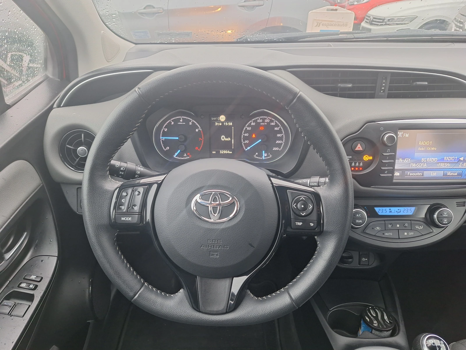 Toyota Yaris 1.5 Dual-VVT-iE 111к.с. - изображение 9