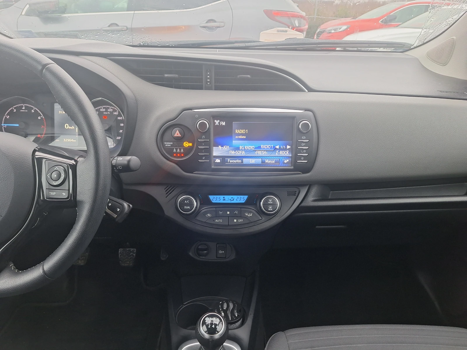 Toyota Yaris 1.5 Dual-VVT-iE 111к.с. - изображение 10