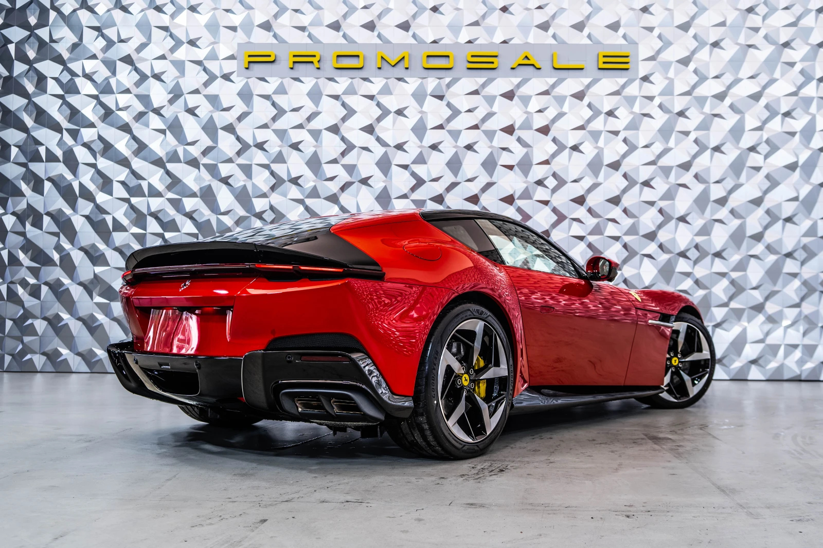 Ferrari 812 Superfast 12 CILINDRI Rosso Corsa - изображение 4