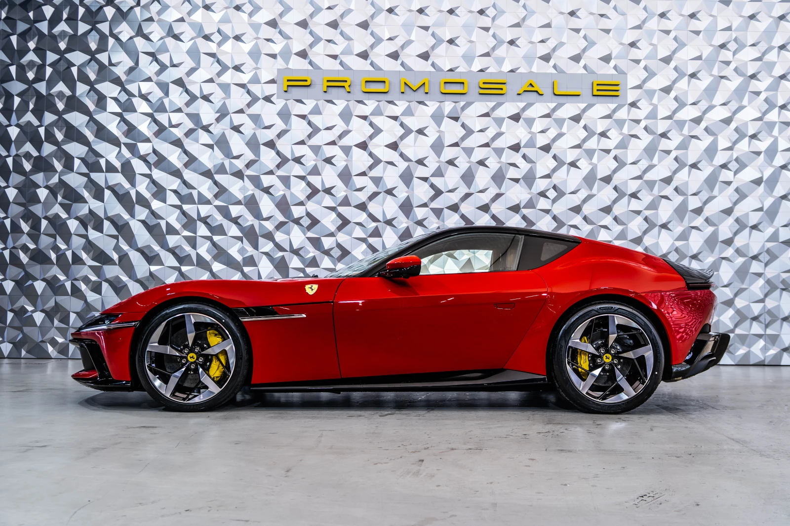 Ferrari 812 Superfast 12 CILINDRI Rosso Corsa - изображение 3
