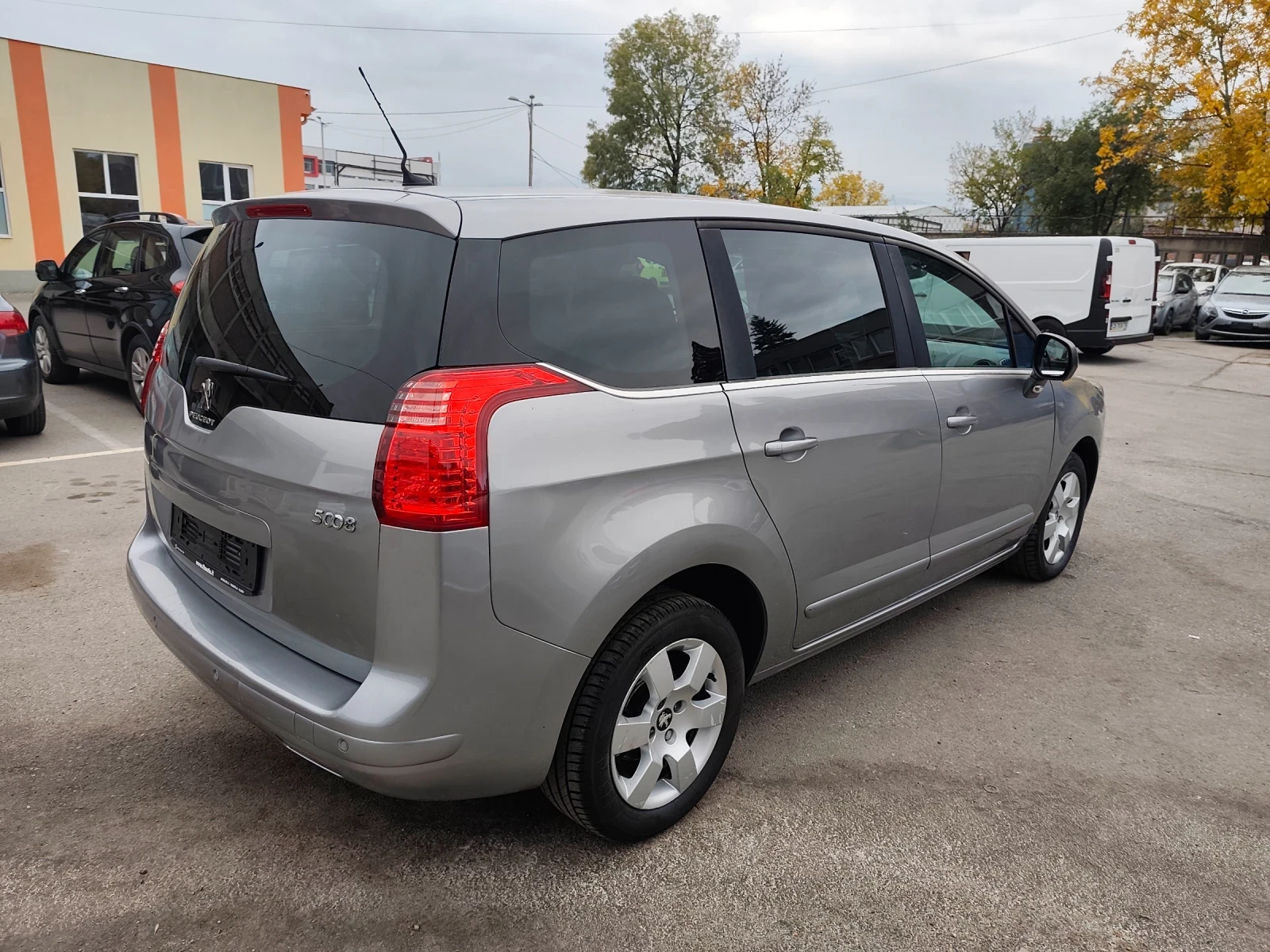 Peugeot 5008 1.6d - изображение 3