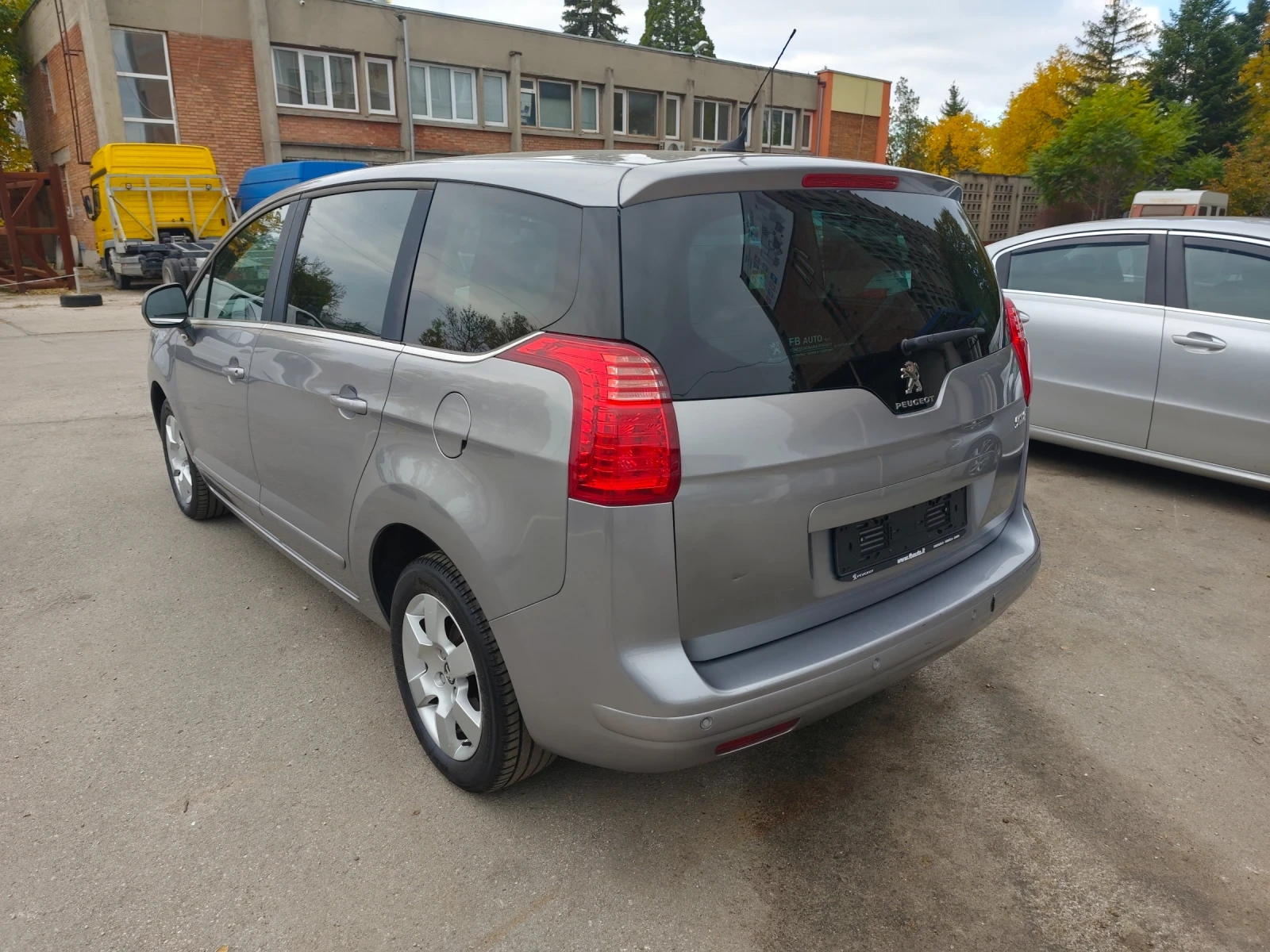Peugeot 5008 1.6d - изображение 4