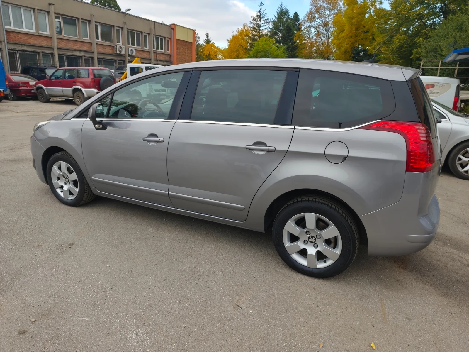 Peugeot 5008 1.6d - изображение 5