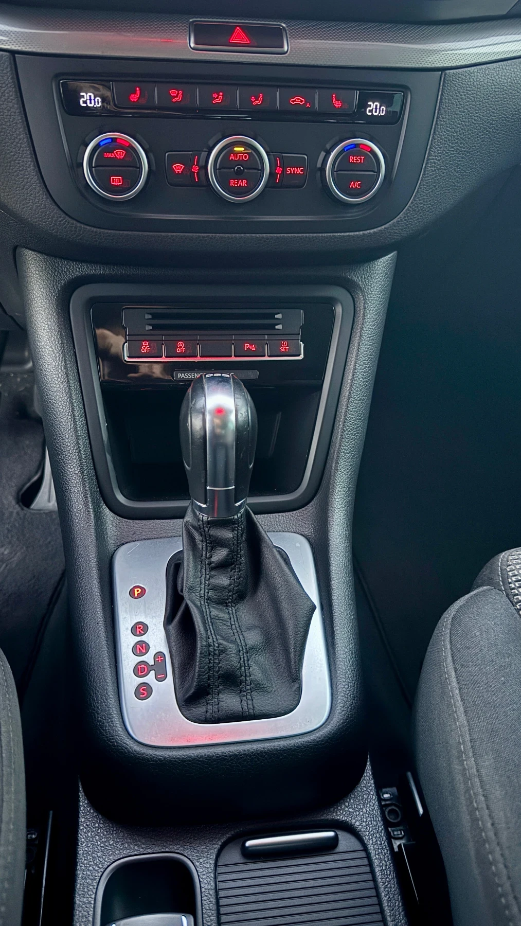 VW Sharan 2.0 TDI DSG - изображение 10