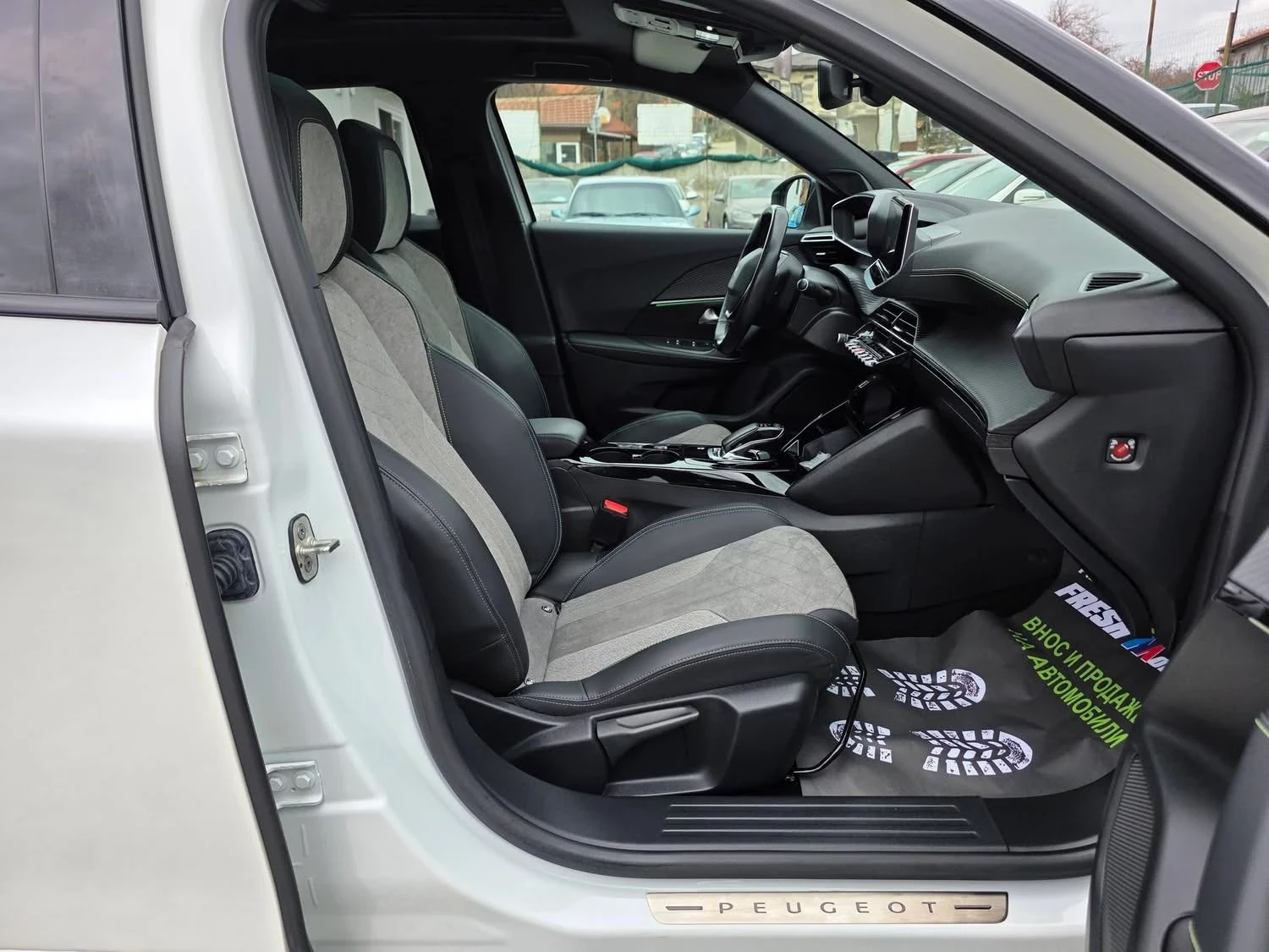 Peugeot 2008 GT-LINE / EV 136K.C. 50KW ������� / 360�� ������ | Mobile.bg � ����������� 10