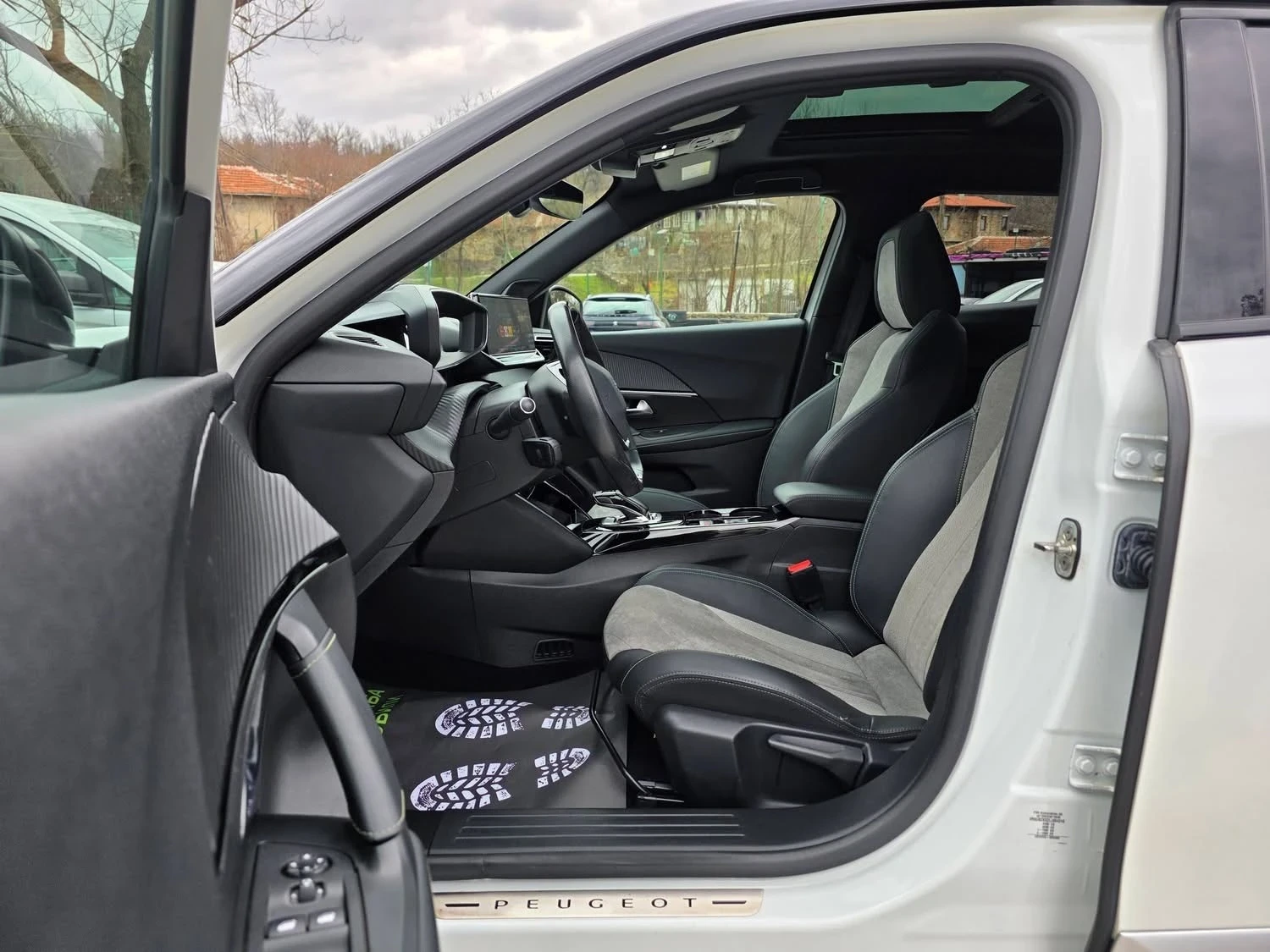 Peugeot 2008 GT-LINE / EV 136K.C. 50KW ������� / 360�� ������ | Mobile.bg � ����������� 8