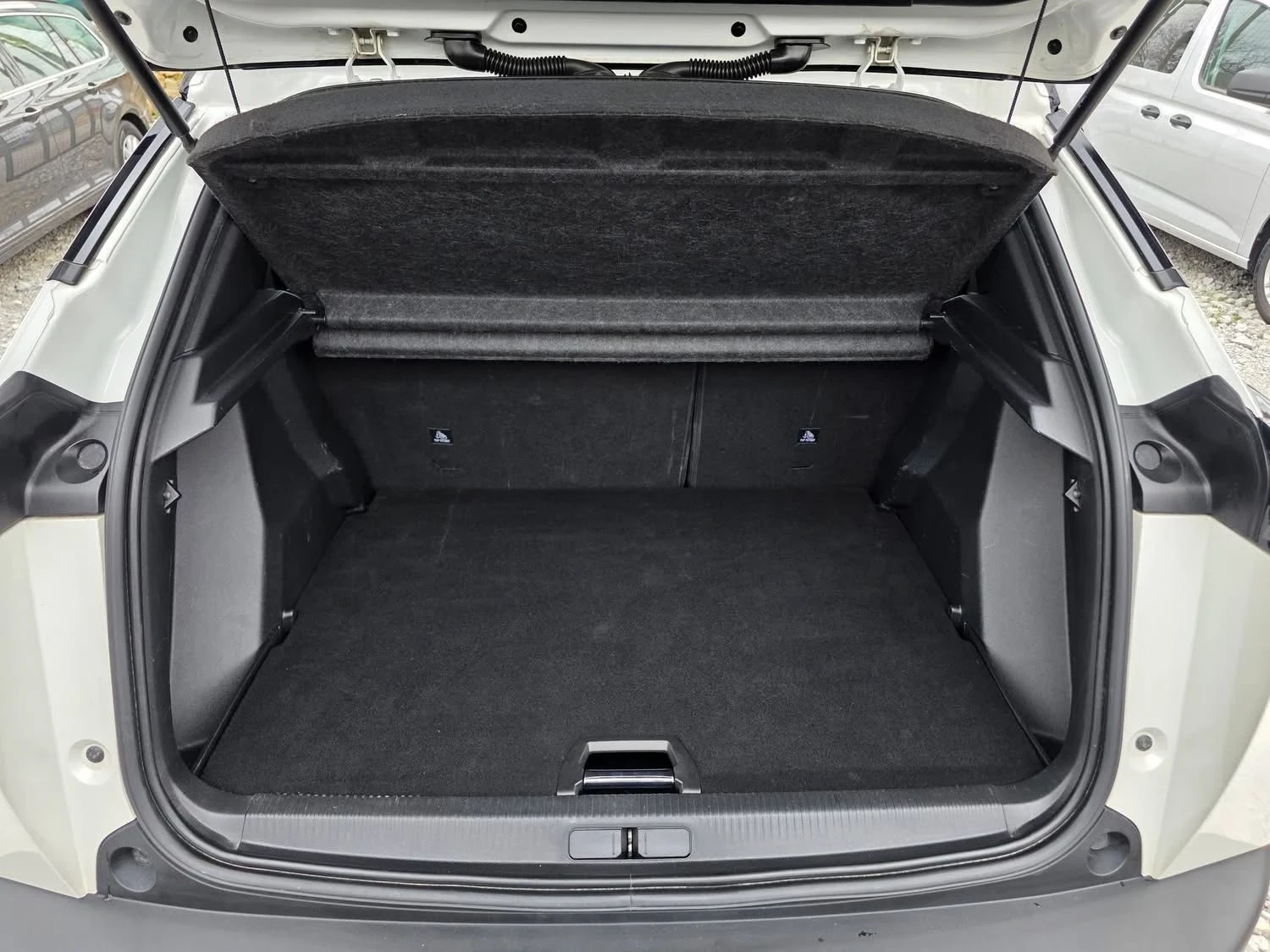 Peugeot 2008 GT-LINE / EV 136K.C. 50KW ������� / 360�� ������ | Mobile.bg � ����������� 16