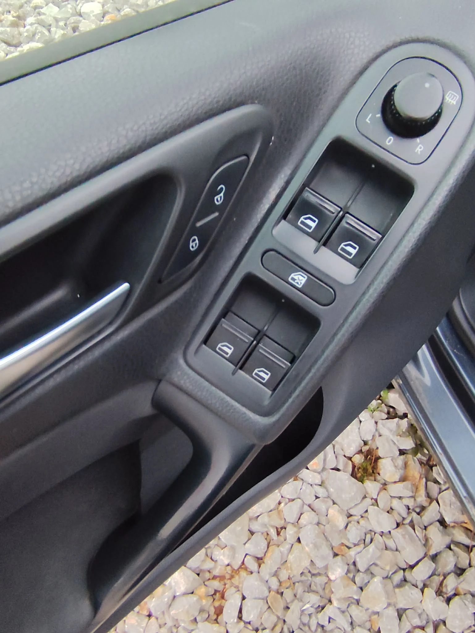 VW Golf 1.6 TDI, снимка 14 - Автомобили и джипове - 54033088