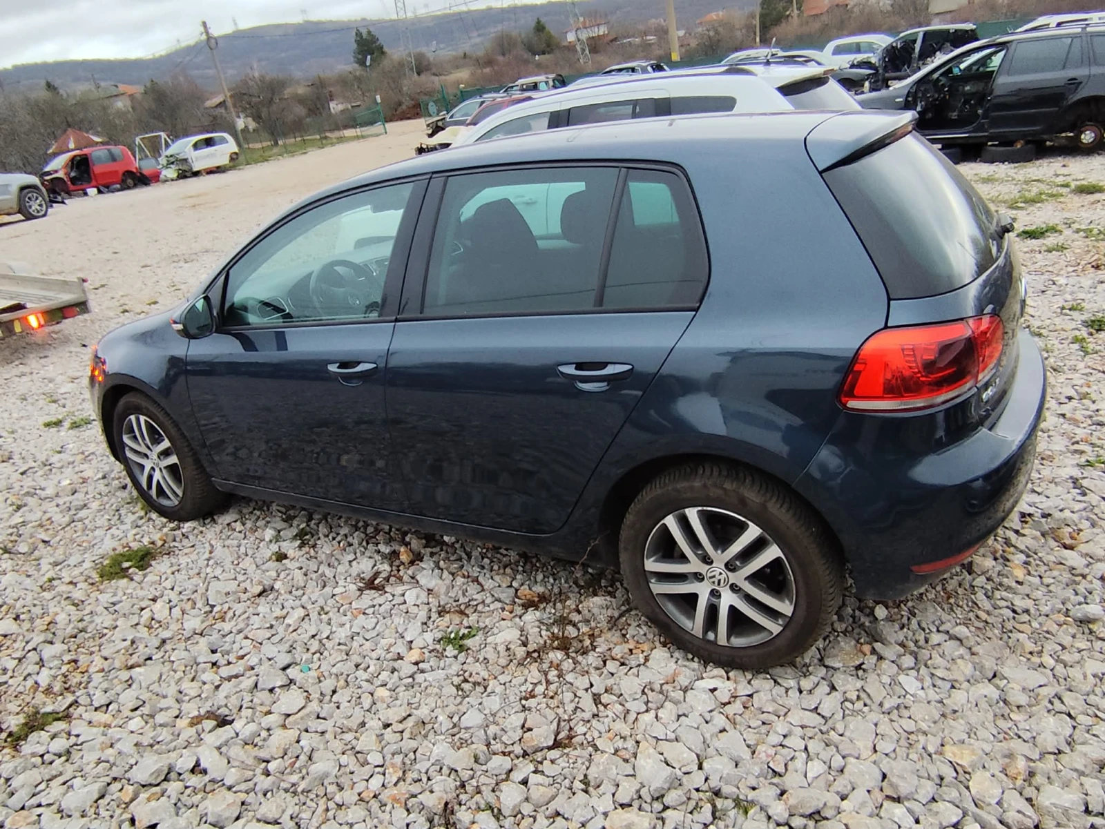 VW Golf 1.6 TDI, снимка 5 - Автомобили и джипове - 54033088