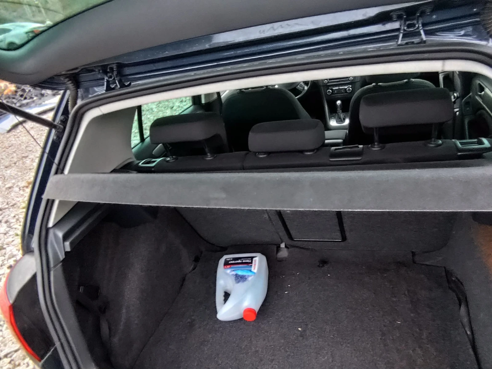 VW Golf 1.6 TDI, снимка 12 - Автомобили и джипове - 54033088