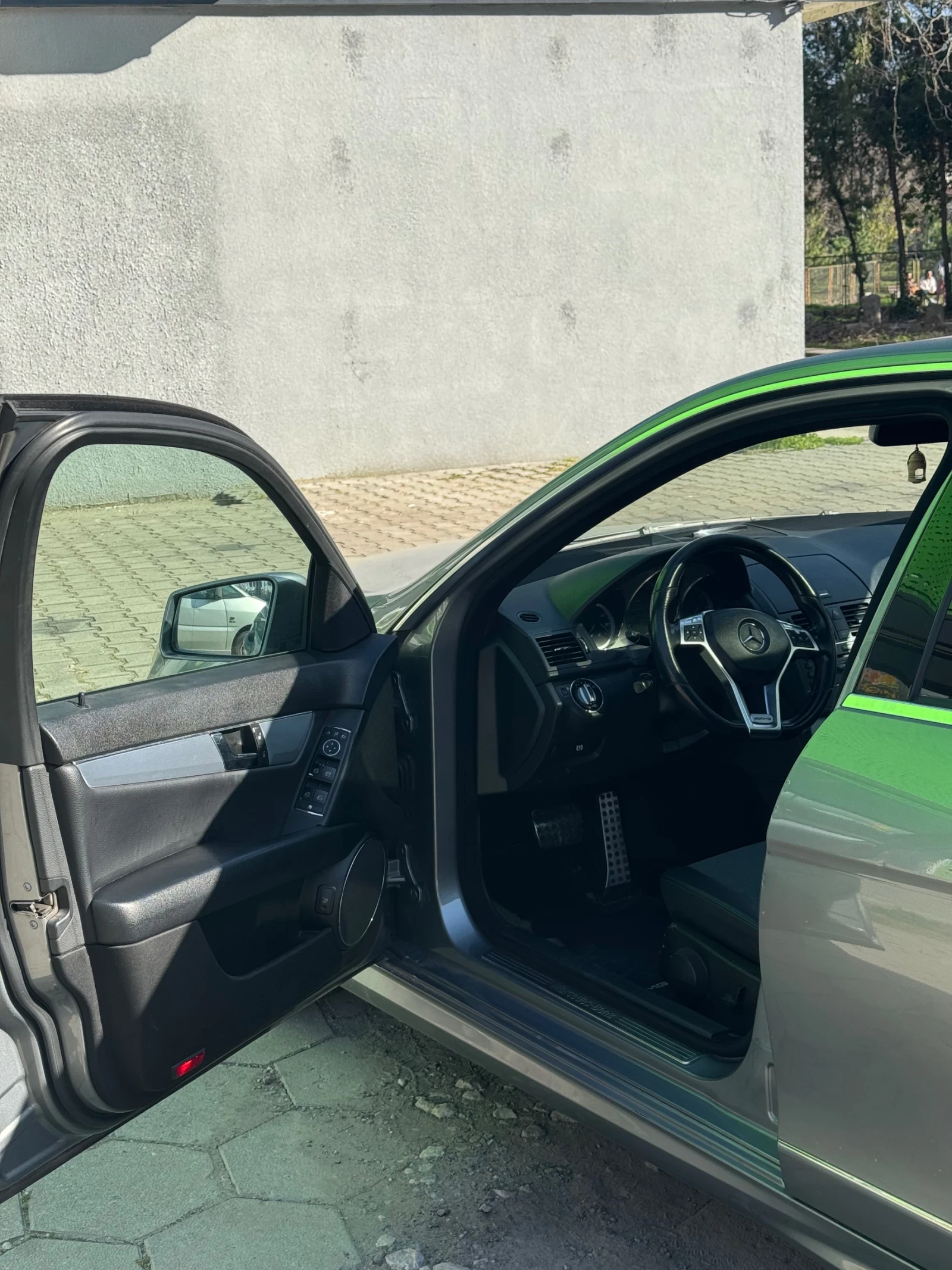 Mercedes-Benz C 220 * AMG* PANORAMA* СМЕНЕНИ ВЕРИГИ* , снимка 7 - Автомобили и джипове - 54078283